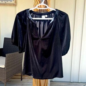 Gap Velvet short puff sleeve v neck blouse in black size small
